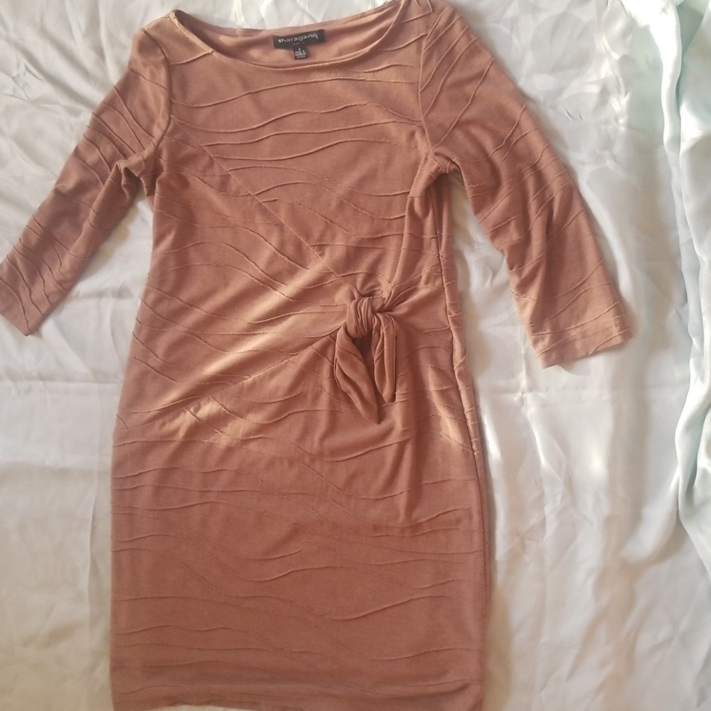 SHORT FITTED DRESS